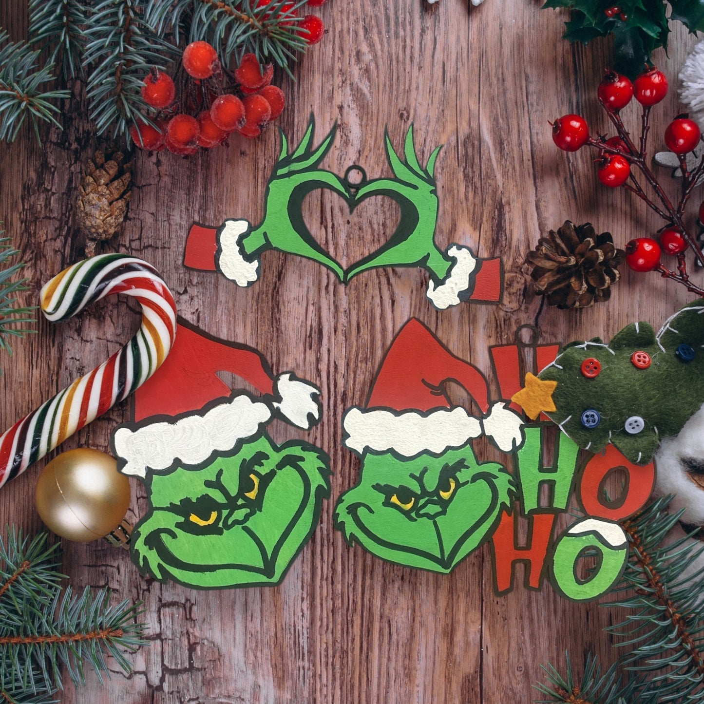 Grinch Ornament Set